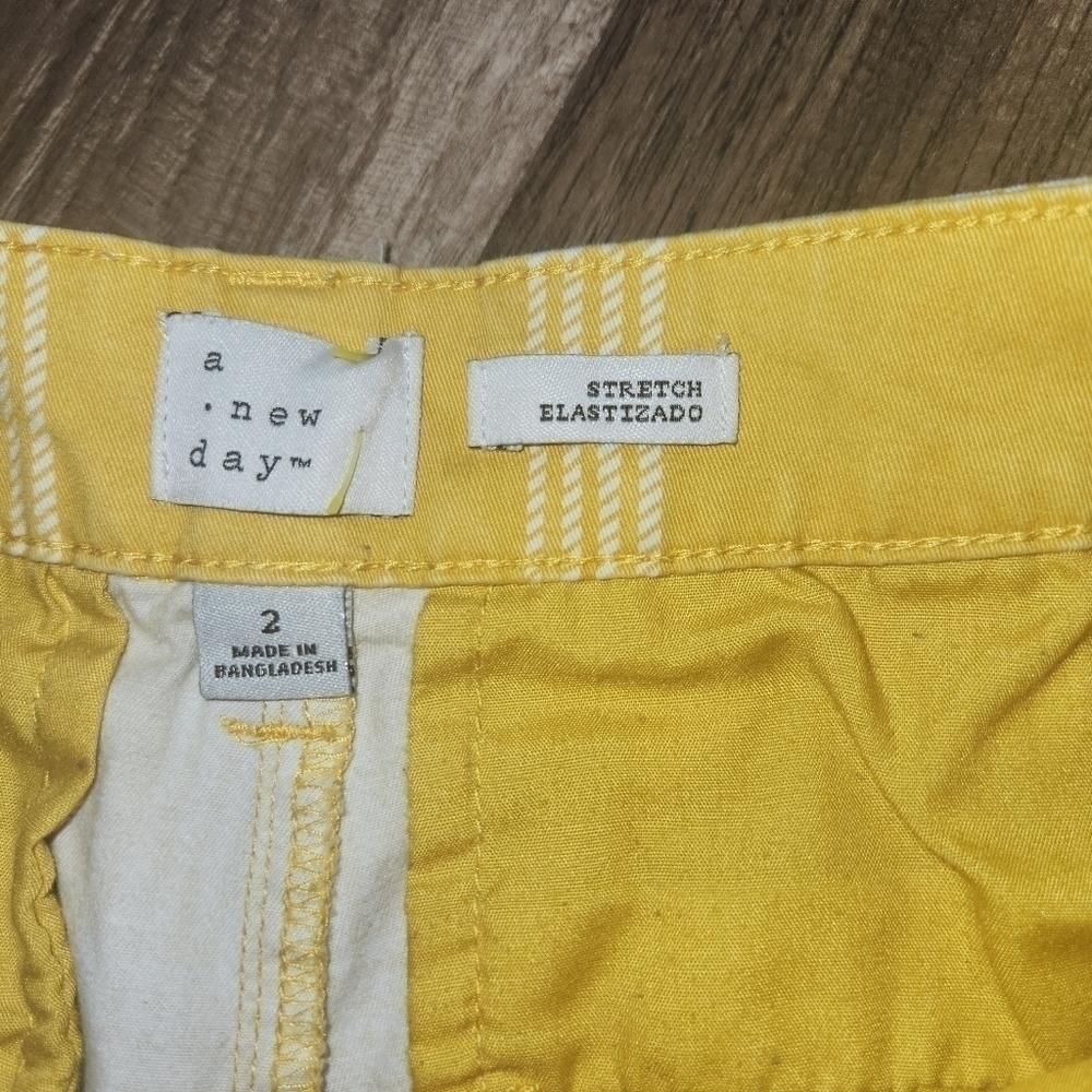 A. new day Plaid Stretch Chino Shorts Size 2 w/ pockets Mustard Yellow and White - Picture 3 of 4